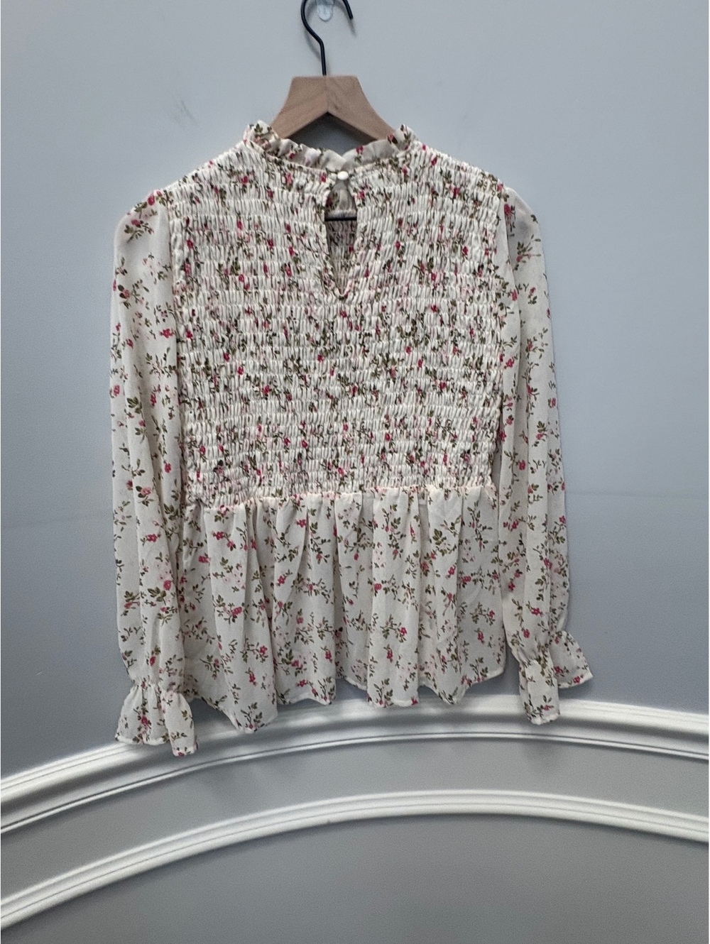 Mi Ami Cottagecore Floral All-Over Smocked Ruffle Top Ivory Pink XS - Picture 3 of 6